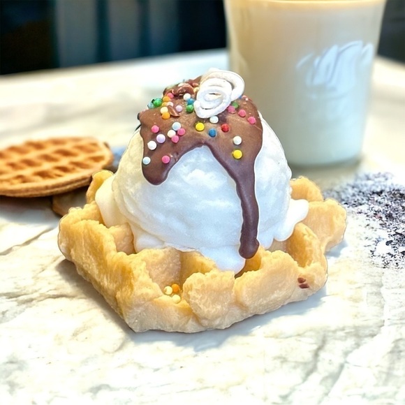 ⚠️SALE Candle // Waffles And Ice Cream Soy Wax Candle SEND OFFERS🥳 - Picture 5 of 6